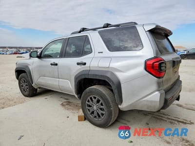 Drugie zdjęcie samochodu z przodu: 2025 TOYOTA 4RUNNER SR5 VIN:JTEVA5BR8S5005525 - miniatura