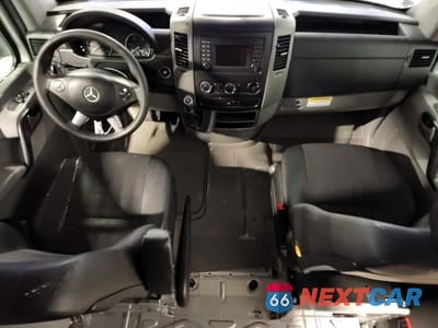 Zdjęcie 8 z 13 samochodu: 2017 MERCEDES-BENZ SPRINTER 2500 VIN:WD3PE8CD1HP539852 - miniatura