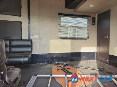 Zdjęcie 6 z 10 samochodu: 2016 KEYSTONE RAPTOR CAMPER VIN:4YDF3983XGR800456 - miniatura