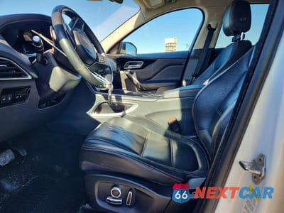 Zdjęcie 7 z 13 samochodu: 2020 JAGUAR F-PACE PRESTIGE VIN:SADCK2FX3LA648457 - miniatura