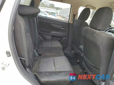 Zdjęcie 11 z 13 samochodu: 2017 MITSUBISHI OUTLANDER ES VIN:JA4AD2A31HZ057757 - miniatura