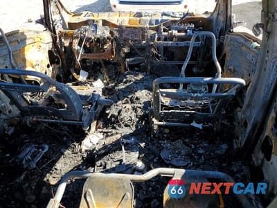 Zdjęcie 8 z 11 samochodu: 2019 NISS TITAN SV VIN:1N6AA1E51KN522666 - miniatura