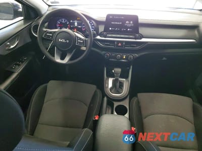 Zdjęcie 8 z 13 samochodu: 2024 KIA FORTE LX VIN:3KPF24ADXRE782079 - miniatura