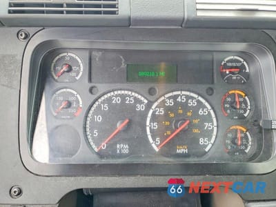 Zdjęcie 8 z 10 samochodu: 2016 FREIGHTLINER CASCADIA 125 SEMI TRUCK VIN:1FUBGEDV9GLHC5622 - miniatura