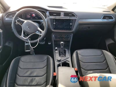 Zdjęcie 8 z 13 samochodu: 2024 VOLKSWAGEN TIGUAN SEL R-LINE BLACK VIN:3VV4B7AX4RM069169 - miniatura