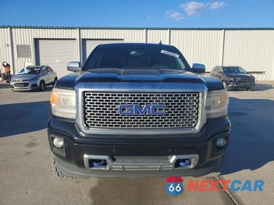 Piąte zdjęcie samochodu w środku: 2015 GMC SIERRA K1500 DENALI VIN:3GTU2WEC6FG132038 - miniatura