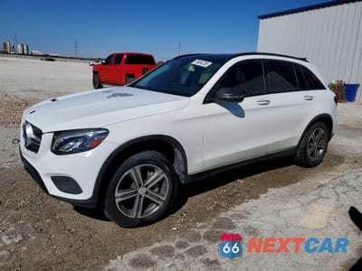 2017 MERCEDES-BENZ GLC 300 WDC0G4JB0HF136859 - główne zdjęcie licytacji z USA - miniatura