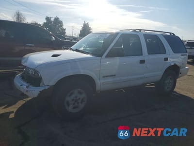 2004 CHEVROLET BLAZER 1GNDT13X84K156070 - główne zdjęcie licytacji z USA - miniatura