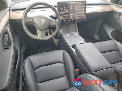 Zdjęcie 8 z 12 samochodu: 2025 TESLA MODEL Y VIN:7SAYGAEE1SF304745 - miniatura