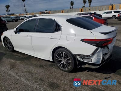 Drugie zdjęcie samochodu z przodu: 2018 TOYOTA CAMRY L VIN:4T1B11HK1JU588112 - miniatura