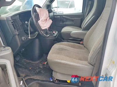 Zdjęcie 7 z 13 samochodu: 2023 GMC SAVANA CUTAWAY G3500 VIN:1GD07RFP8P1111187 - miniatura