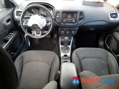 Zdjęcie 8 z 13 samochodu: 2018 JEEP COMPASS SPORT VIN:3C4NJCAB7JT286308 - miniatura