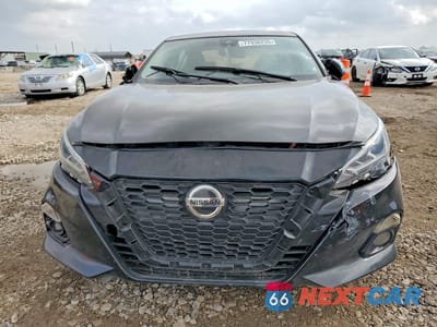 Piąte zdjęcie samochodu w środku: 2019 NISSAN ALTIMA SV VIN:1N4BL4DV4KC105712 - miniatura