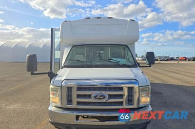 Zdjęcie 13 z 14 samochodu: 2015 FORD ECONOLINE E450 SUPER DUTY CUTAWAY VAN VIN:1FDFE4FS1FDA08410 - miniatura