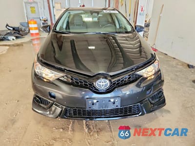 Piąte zdjęcie samochodu w środku: 2017 TOYOTA COROLLA IM BASE VIN:JTNKARJE0HJ550580 - miniatura