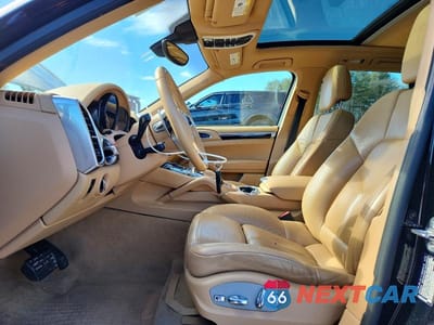 Zdjęcie 7 z 13 samochodu: 2017 PORSCHE CAYENNE VIN:WP1AA2A24HKA85940 - miniatura
