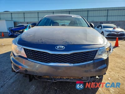 Piąte zdjęcie samochodu w środku: 2018 KIA OPTIMA LX VIN:KNAGT4L35J5213465 - miniatura