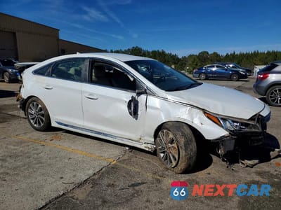 Czwarte zdjęcie samochodu z boku: 2017 HYUNDAI SONATA SPORT VIN:5NPE34AF4HH515007 - miniatura
