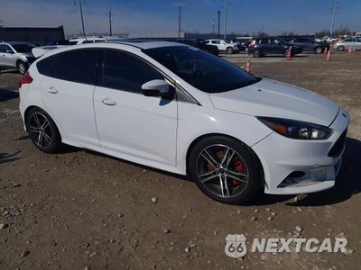 Czwarte zdjęcie samochodu z boku: 2016 FORD FOCUS ST VIN:1FADP3L94GL208616 - miniatura