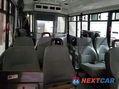 Zdjęcie 6 z 10 samochodu: 2016 FORD ECONOLINE E350 SUPER DUTY CUTAWAY VAN VIN:1FDEE3FS3GDC58240 - miniatura