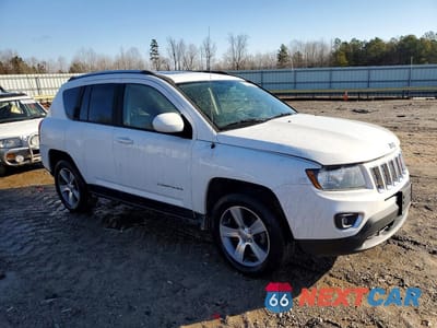 Czwarte zdjęcie samochodu z boku: 2016 JEEP COMPASS LATITUDE VIN:1C4NJDEB7GD672869 - miniatura