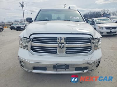 Piąte zdjęcie samochodu w środku: 2017 RAM 1500 SLT VIN:3C6RR7LT6HG633337 - miniatura