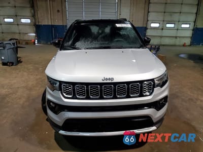 Piąte zdjęcie samochodu w środku: 2024 JEEP COMPASS LIMITED VIN:3C4NJDCN8RT115270 - miniatura