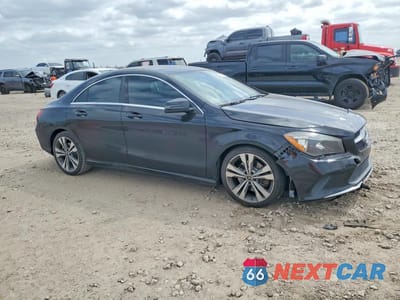Czwarte zdjęcie samochodu z boku: 2019 MERCEDES-BENZ CLA 250 VIN:WDDSJ4EB7KN714310 - miniatura
