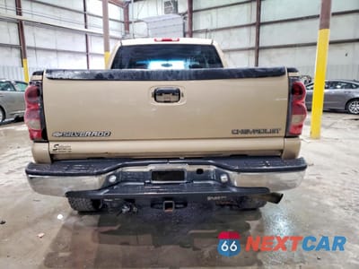 Zdjęcie 6 z 12 samochodu: 2005 CHEVROLET SILVERADO K2500 HEAVY DUTY VIN:1GCHK23245F903164 - miniatura