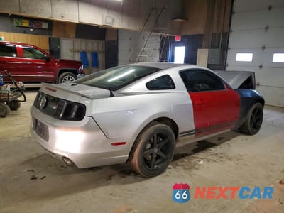 Trzecie zdjęcie samochodu z tyłu: 2013 FORD MUSTANG VIN:1ZVBP8AM9D5230078 - miniatura