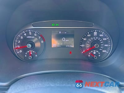 Zdjęcie 9 z 15 samochodu: 2020 KIA SOUL LX VIN:KNDJ23AU7L7011770 - miniatura