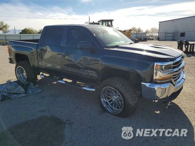 Czwarte zdjęcie samochodu z boku: 2017 CHEVROLET SILVERADO K1500 LT VIN:3GCUKREC2HG518444 - miniatura