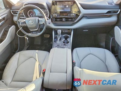 Zdjęcie 8 z 12 samochodu: 2022 TOYOTA HIGHLANDER XLE VIN:5TDGZRBH3NS588590 - miniatura