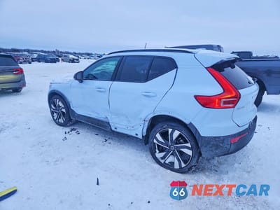 Drugie zdjęcie samochodu z przodu: 2025 VOLVO XC40 PLUS VIN:YV4L12UCXS2465867 - miniatura