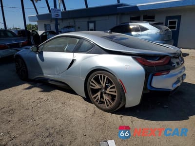 Drugie zdjęcie samochodu z przodu: 2016 BMW I8 VIN:WBY2Z2C50GV675957 - miniatura