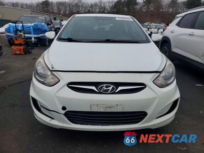Piąte zdjęcie samochodu w środku: 2013 HYUNDAI ACCENT GS VIN:KMHCT5AE7DU087742 - miniatura