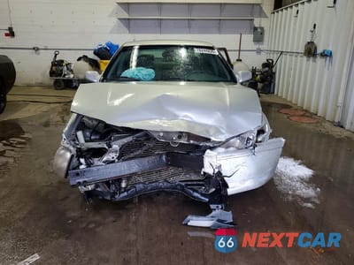 Piąte zdjęcie samochodu w środku: 2000 TOYOTA CAMRY CE VIN:4T1BG22K0YU681906 - miniatura