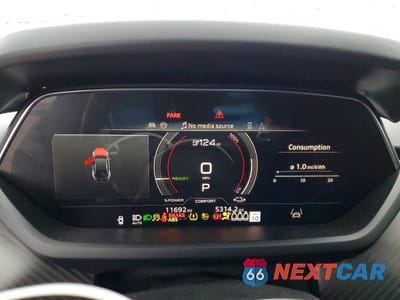 Zdjęcie 9 z 11 samochodu: 2024 AUDI RS E-TRON GT VIN:WAUBHBFW8R7901384 - miniatura