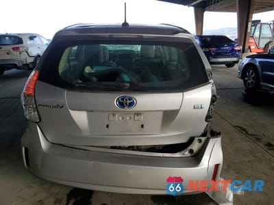 Zdjęcie 6 z 12 samochodu: 2013 TOYOTA PRIUS V VIN:JTDZN3EUXD3193025 - miniatura