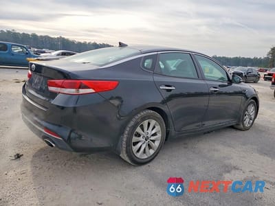 Trzecie zdjęcie samochodu z tyłu: 2018 KIA OPTIMA LX VIN:5XXGT4L36JG268747 - miniatura