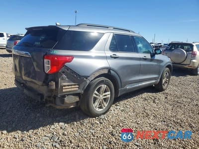 Trzecie zdjęcie samochodu z tyłu: 2023 FORD EXPLORER XLT VIN:1FMSK7DH7PGB06616 - miniatura