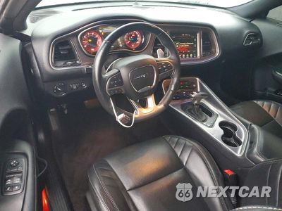 Zdjęcie 8 z 13 samochodu: 2016 DODGE CHALLENGER SRT HELLCAT VIN:2C3CDZC98GH124625 - miniatura