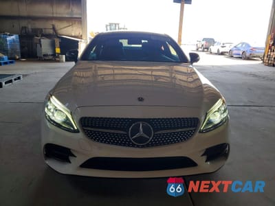 Piąte zdjęcie samochodu w środku: 2022 MERCEDES-BENZ C 300 VIN:W1KWJ8DBXNG113718 - miniatura