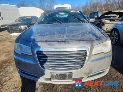 Piąte zdjęcie samochodu w środku: 2014 CHRYSLER 300 VIN:2C3CCARG0EH170201 - miniatura