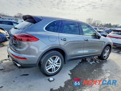 Trzecie zdjęcie samochodu z tyłu: 2017 PORSCHE CAYENNE 3.6L V6 VIN:WP1AA2A26HKA92064 - miniatura