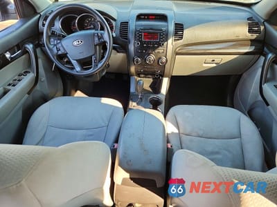 Zdjęcie 8 z 13 samochodu: 2012 KIA SORENTO LX VIN:5XYKT3A69CG248444 - miniatura