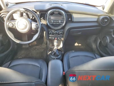 Zdjęcie 8 z 12 samochodu: 2016 MINI COOPER VIN:WMWXU1C51G2D10401 - miniatura