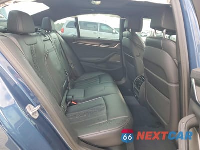 Zdjęcie 10 z 14 samochodu: 2023 BMW M550XI VIN:WBA13BK09PCM32189 - miniatura