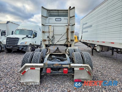 Zdjęcie 6 z 10 samochodu: 1998 VOLVO VN SEMI TRUCK VIN:4VG7DBJH4WN750412 - miniatura
