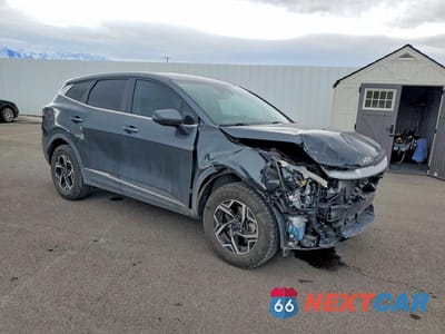 Czwarte zdjęcie samochodu z boku: 2024 KIA SPORTAGE LX VIN:KNDPUCDF7R7235731 - miniatura